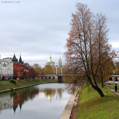 Орёл. Две церкви