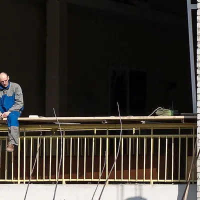 Работать грустно